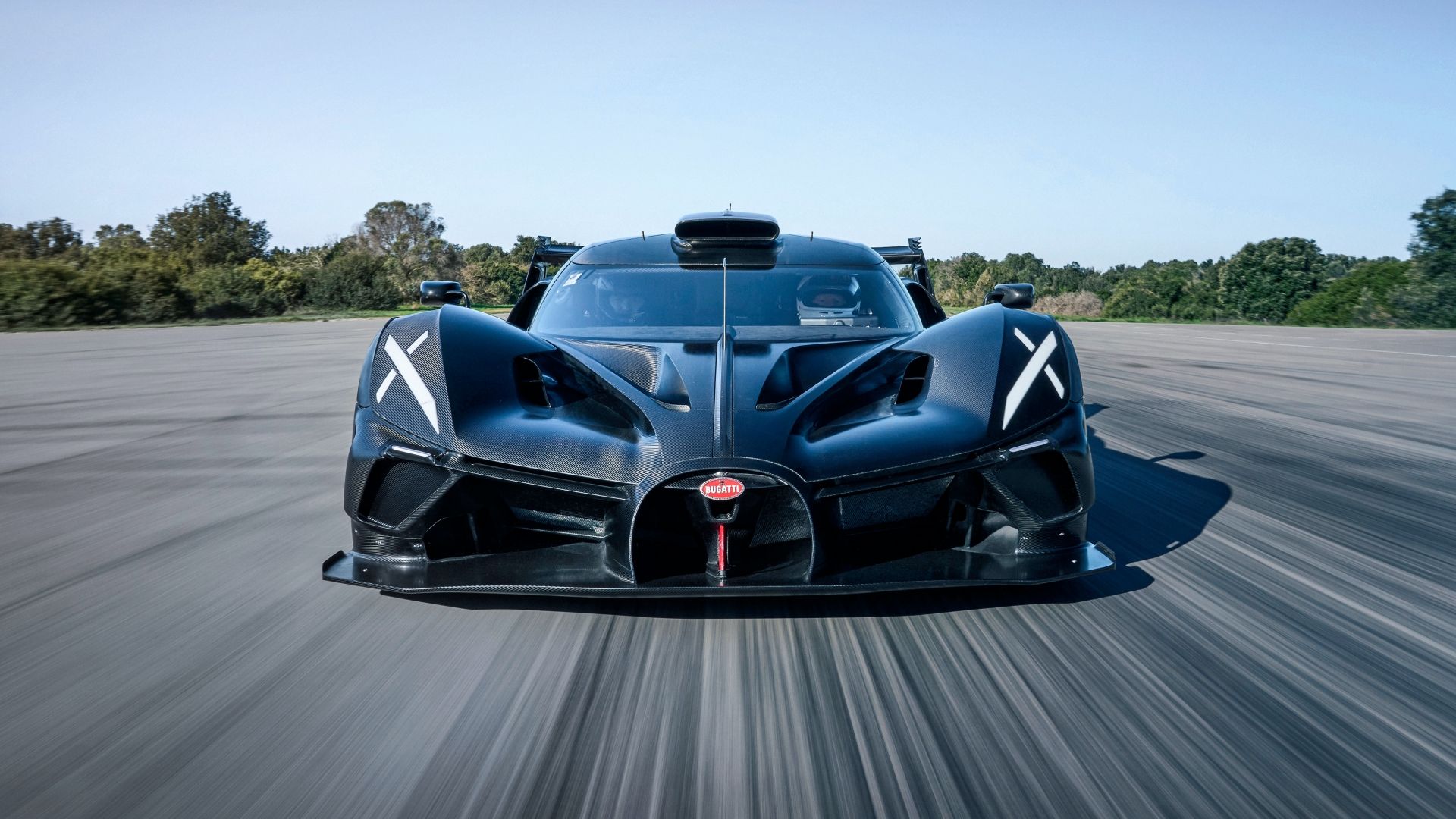 Pneumatiky na jeho Bugatti stoja 7000€, vydržia 60 km