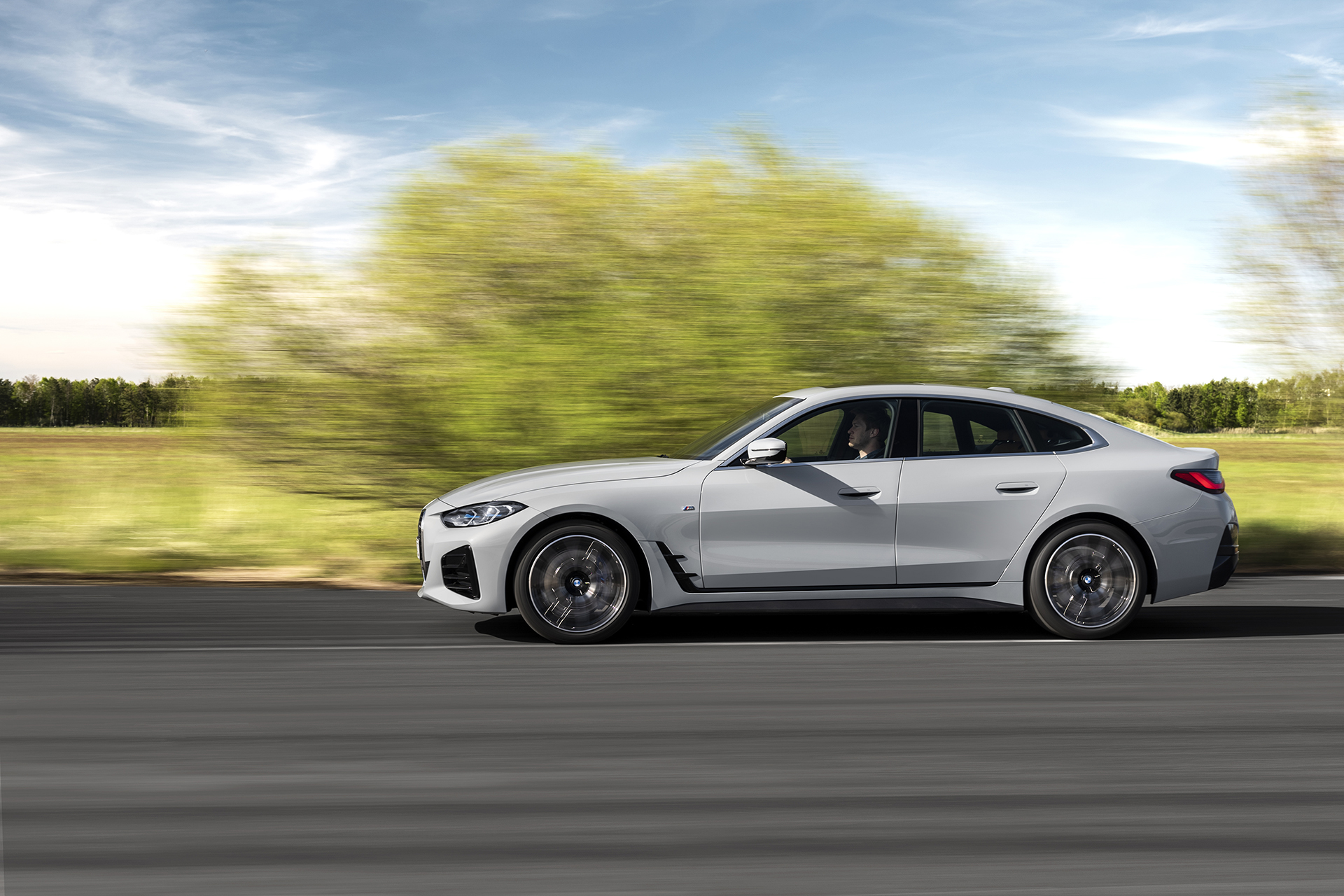 Nové BMW 4 Gran Coupe pokračuje dizajnom v stopách dvojdverového kupé