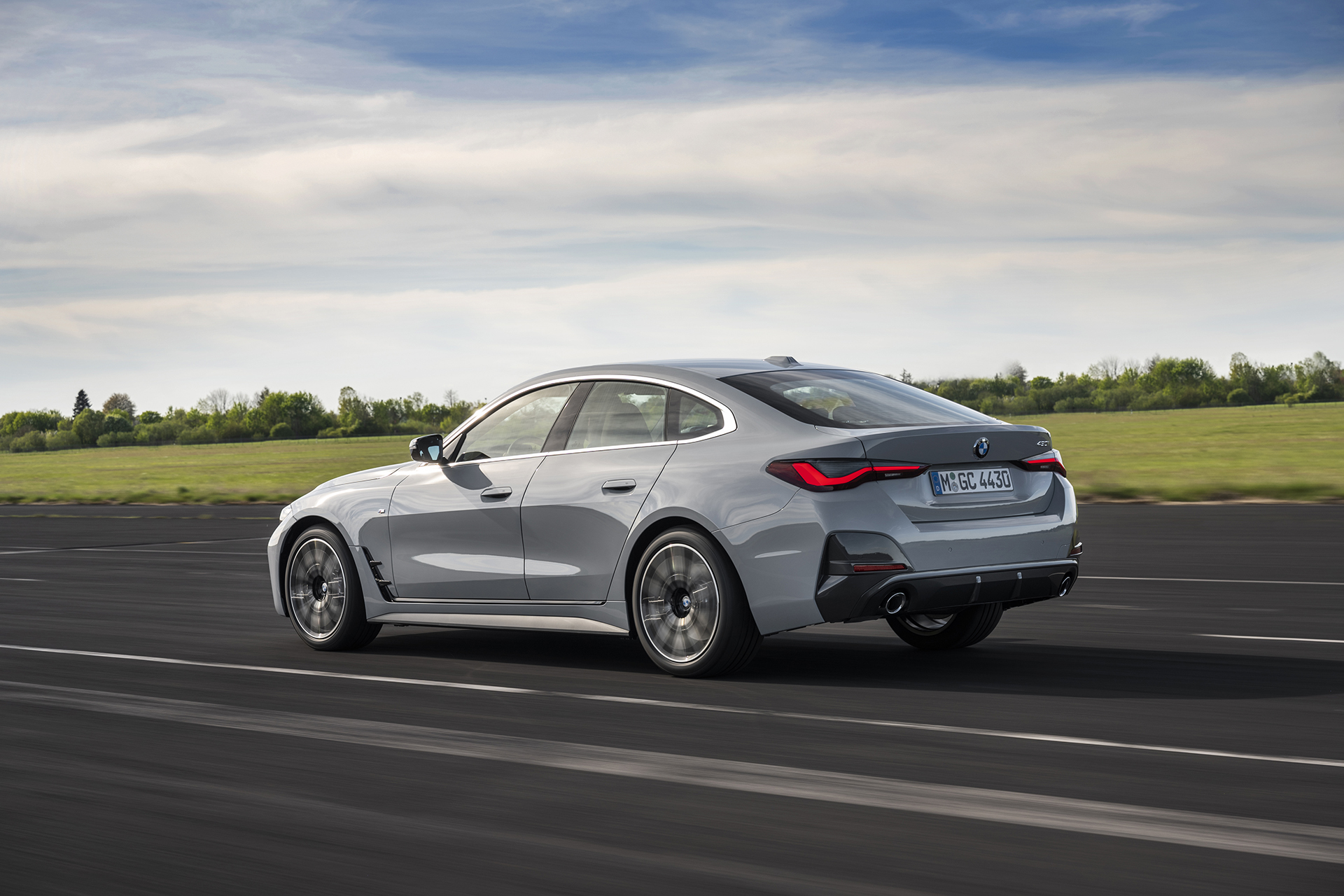 Nové BMW 4 Gran Coupe pokračuje dizajnom v stopách dvojdverového kupé