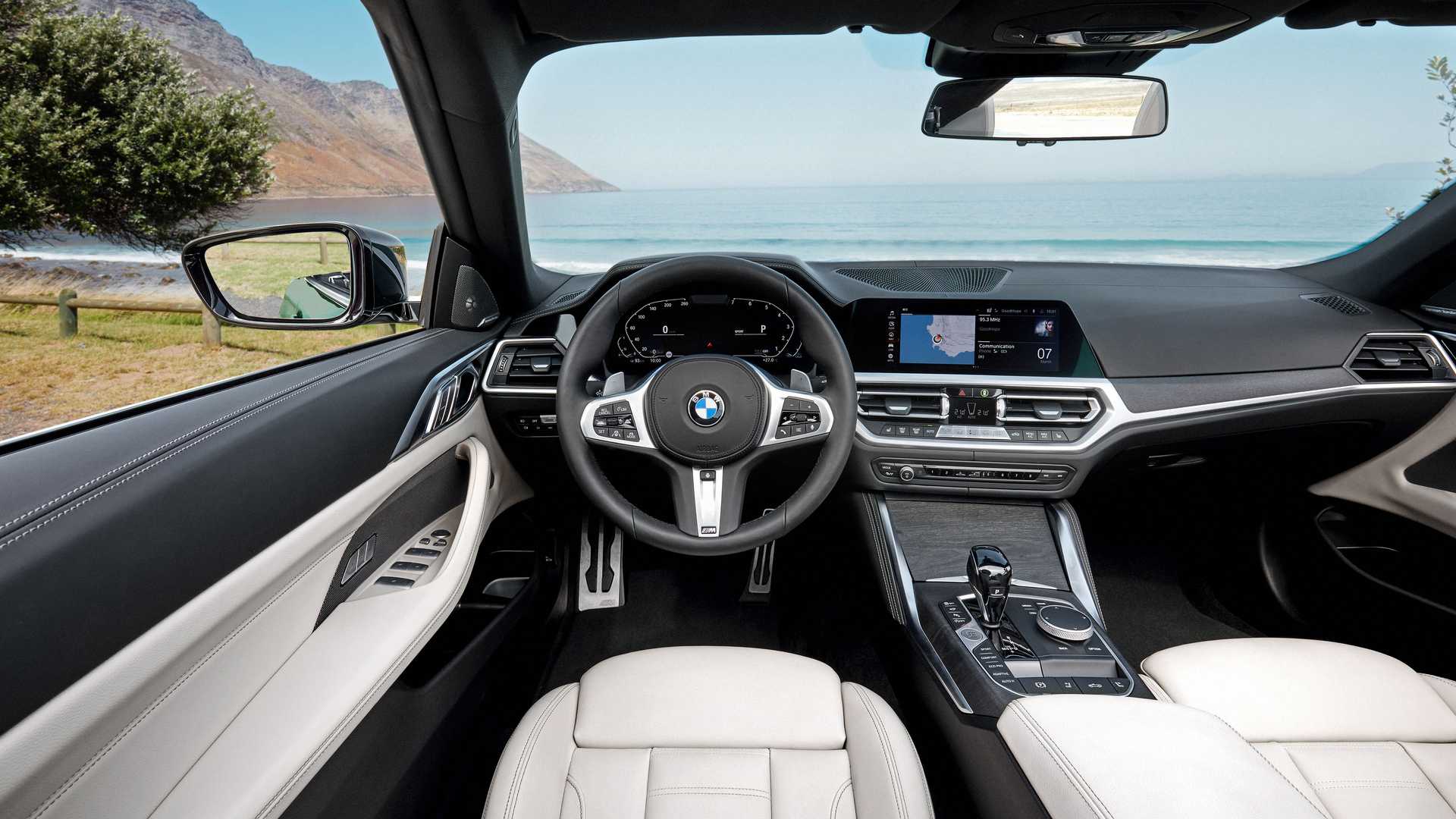 Obrovskú prednú masku dostal aj kabriolet BMW radu 4