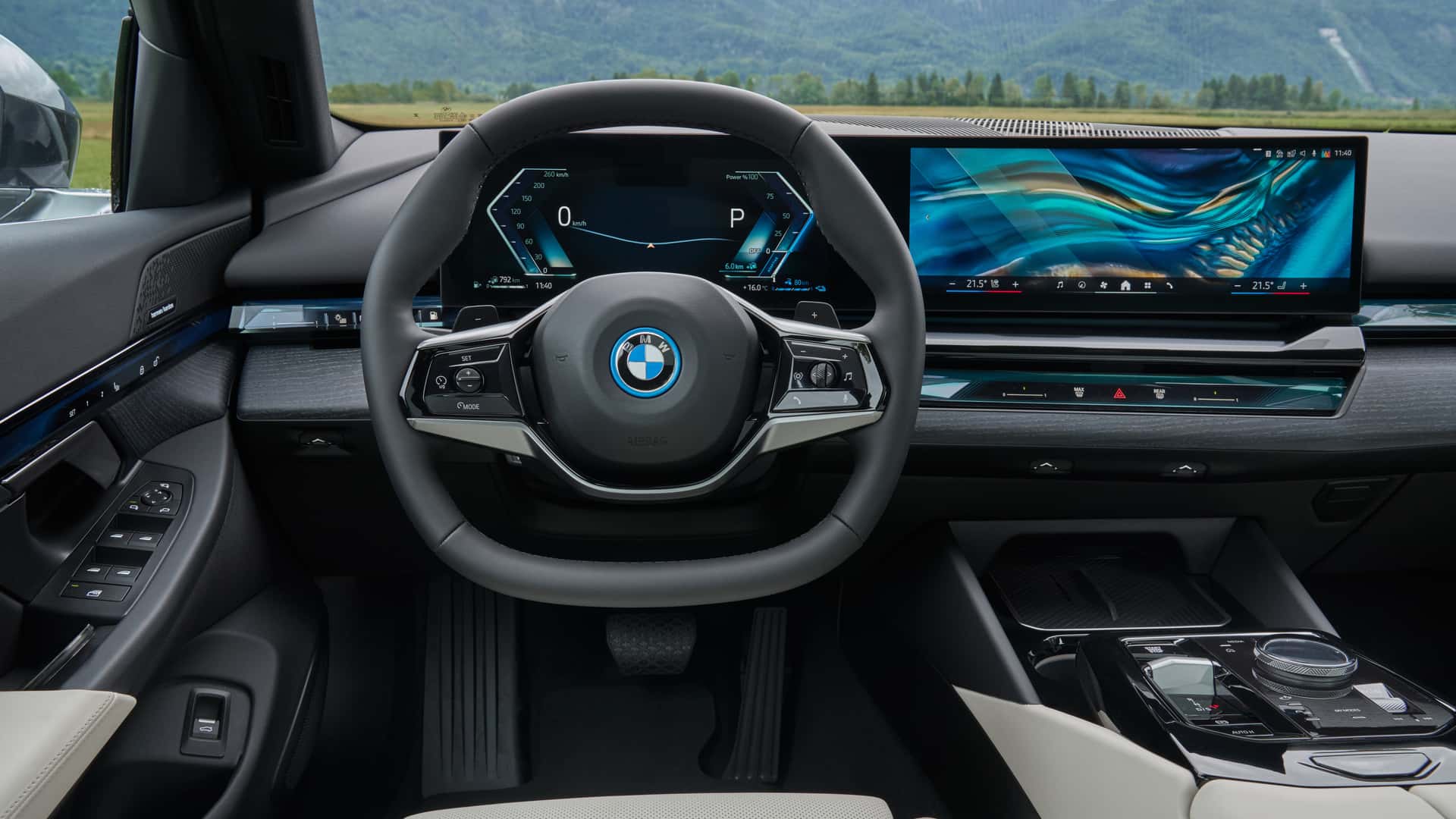 BMW pridáva radu 5 nové plug-in hybridy, majú najväčší výkon