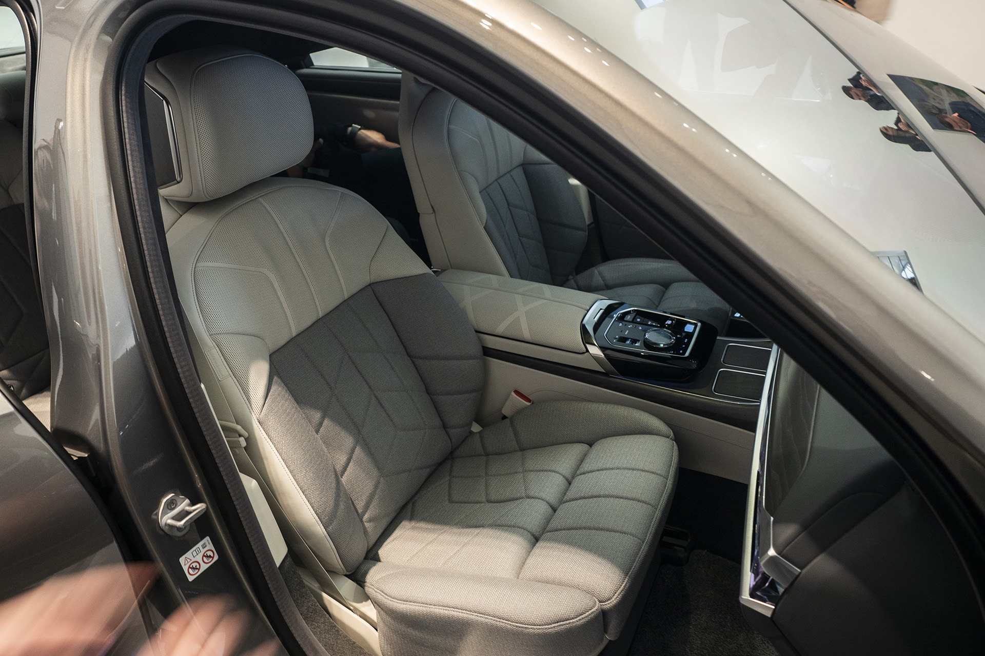 Nové BMW radu 7: Rozdelené svetlá delia ľudí na dva tábory