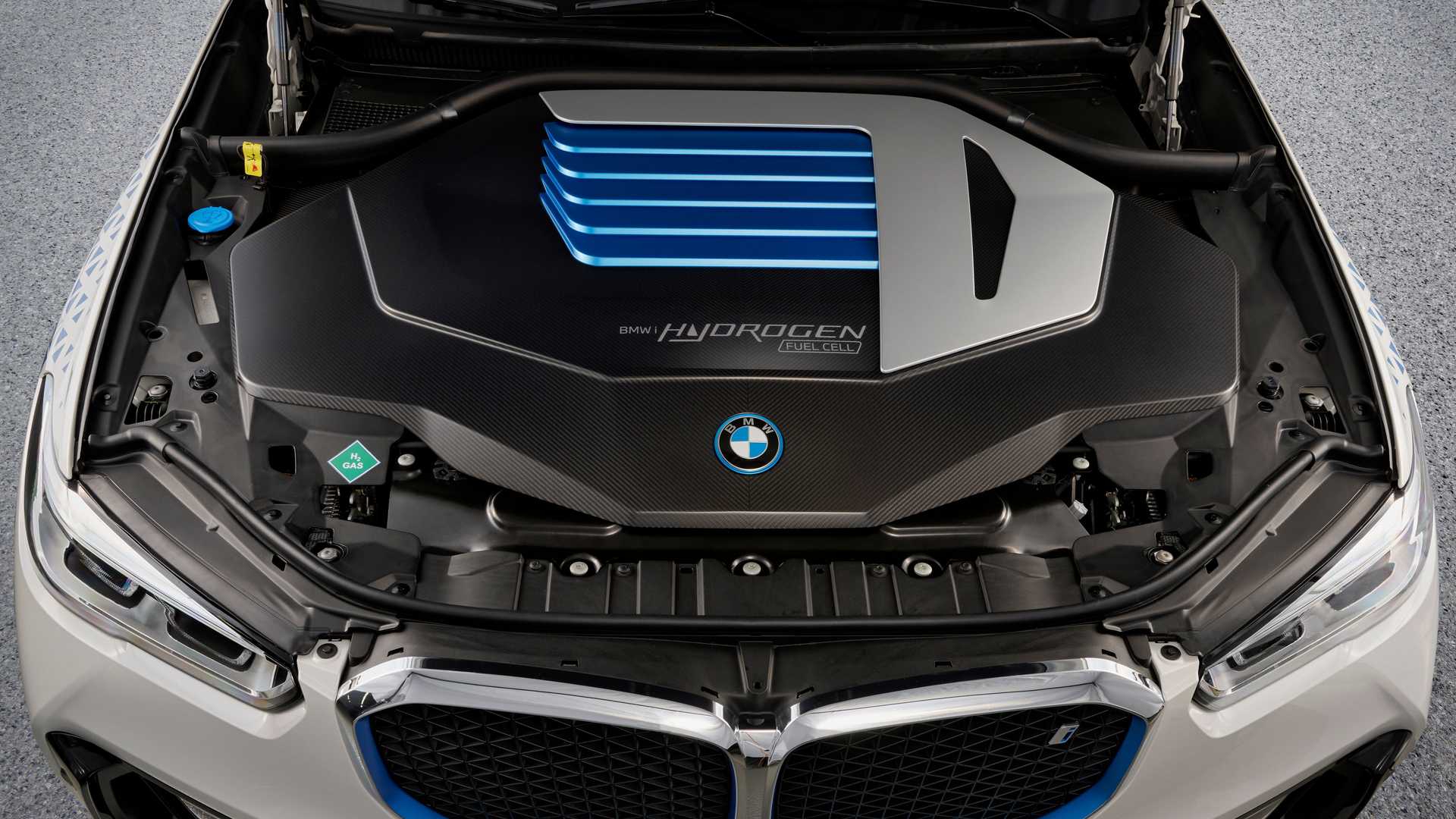 BMW už vyrába vodíkové iX5 Hydrogen
