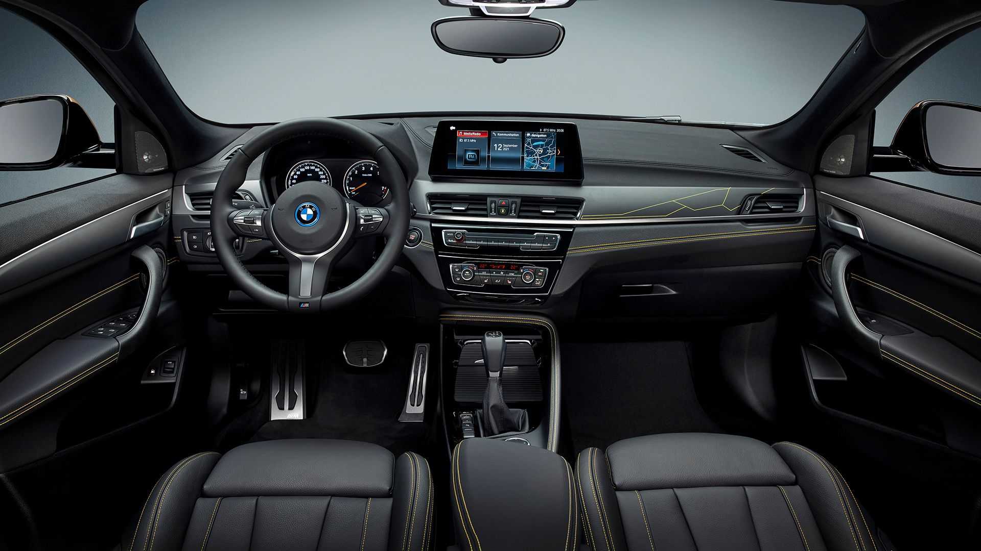 BMW X2 GoldPlay je edícia so zlatými prvkami