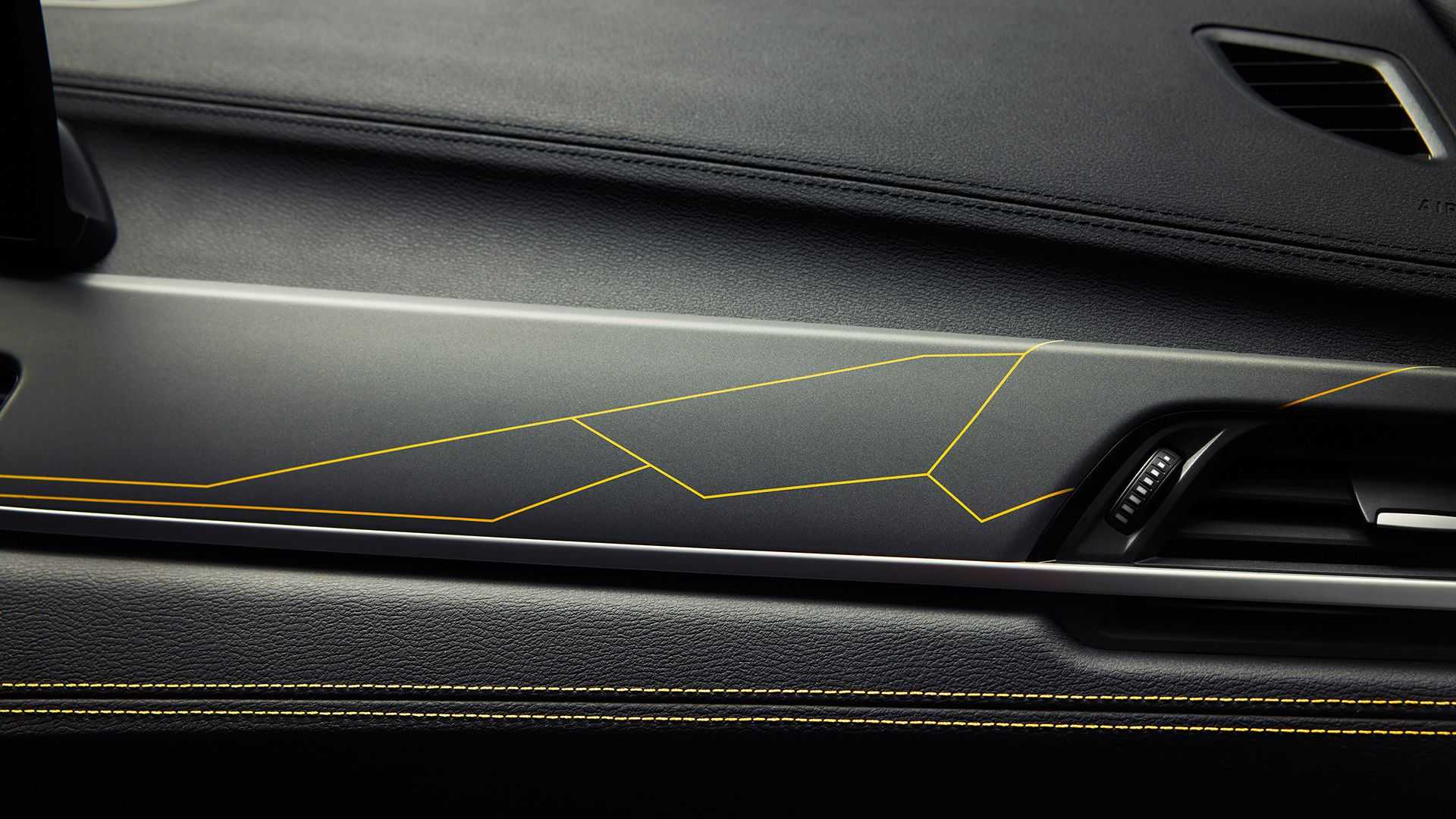 BMW X2 GoldPlay je edícia so zlatými prvkami