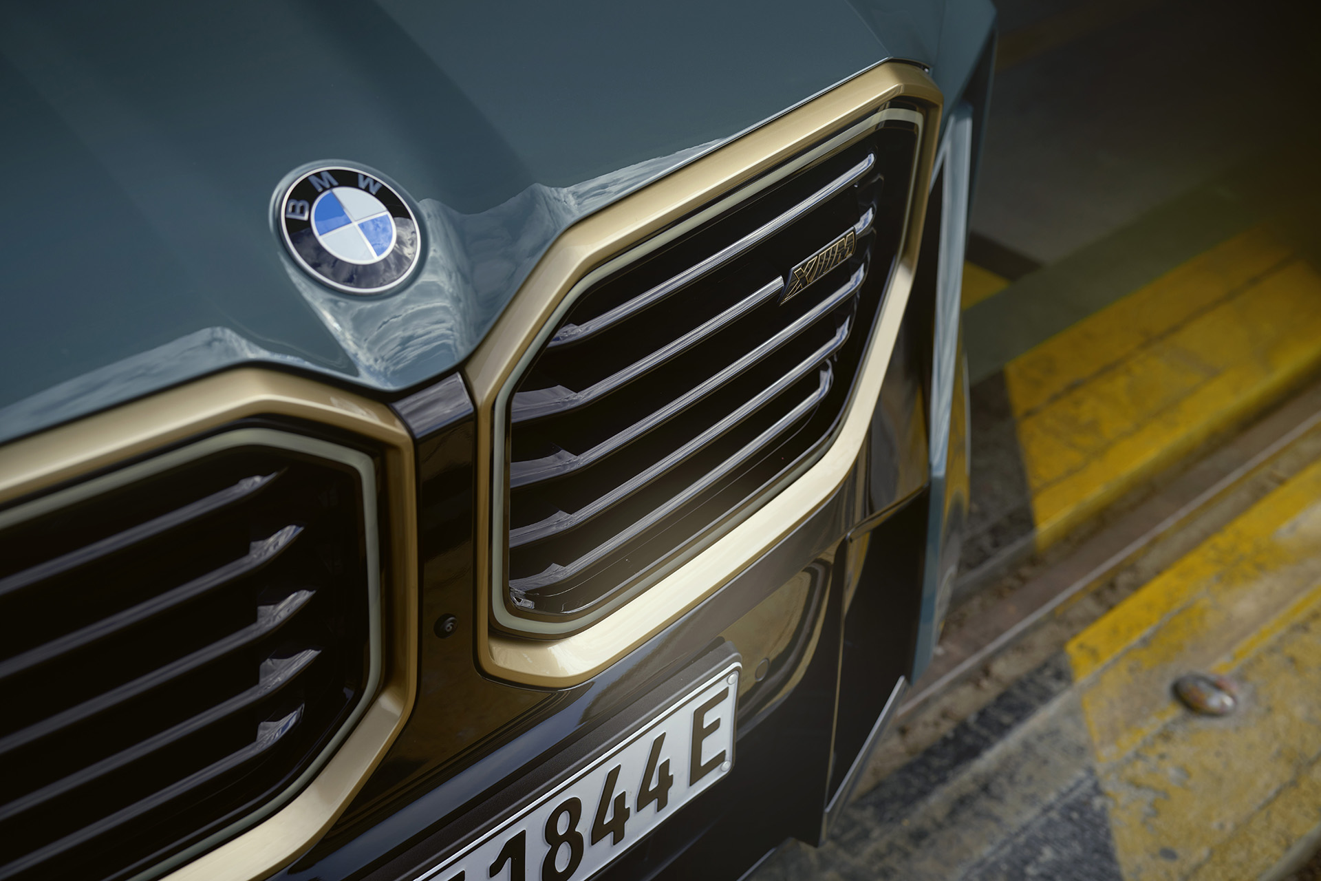 BMW XM prichádza ako sériové PHEV s výkonom až 550 kW