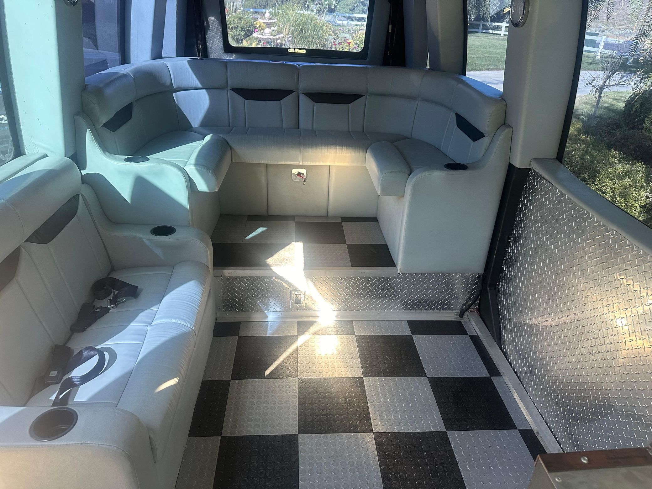 Auto Kanyeho Westa za 180 000 € sa predalo za cenu Octavie