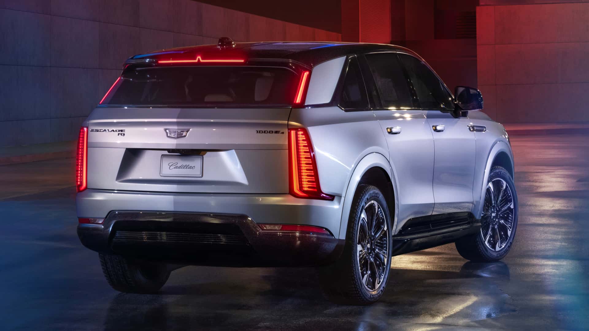 Cadillac Escalade IQ je elektrický konkurent Mercedesu EQS SUV