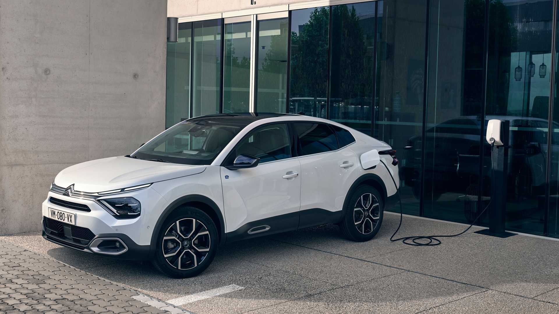 Citroën C4 X: Zvláštny sedan príde aj k nám