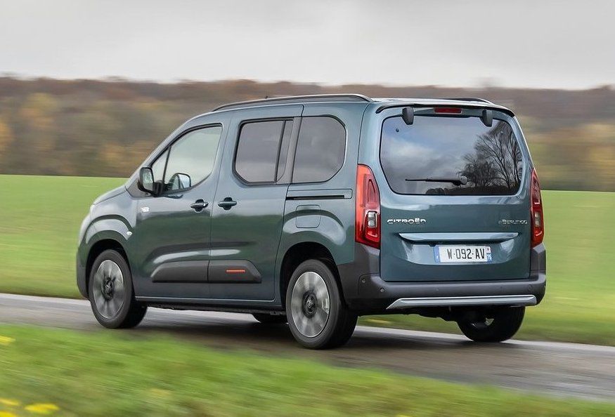 Vynovené Berlingo zaujme na prvý pohľad. Prepracovaná predná časť s novým logom a novou grafikou LED svetiel je neprehliadnuteľná. .