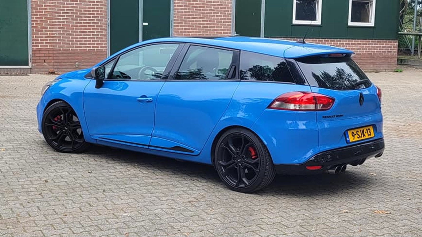 Postavil si vlastné Clio RS, predáva ho!