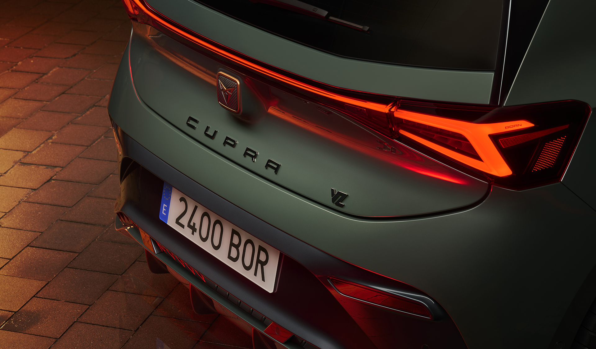 Cupra Born VZ ukazuje športovú tvár elektrického hatchbacku