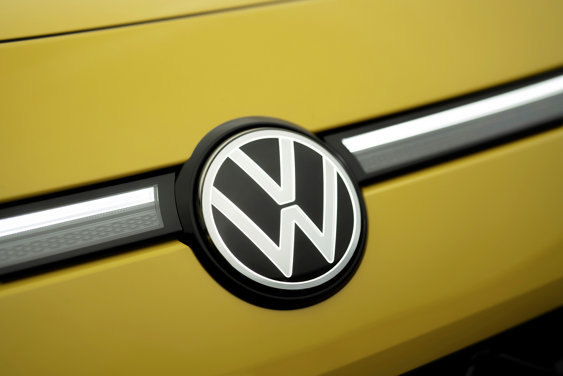 Nový VW T-Roc podrobne: Najdôležitejší model sa priblížil Tiguanu. Motorizácie, ceny, technika, rozmery, technická tabuľka