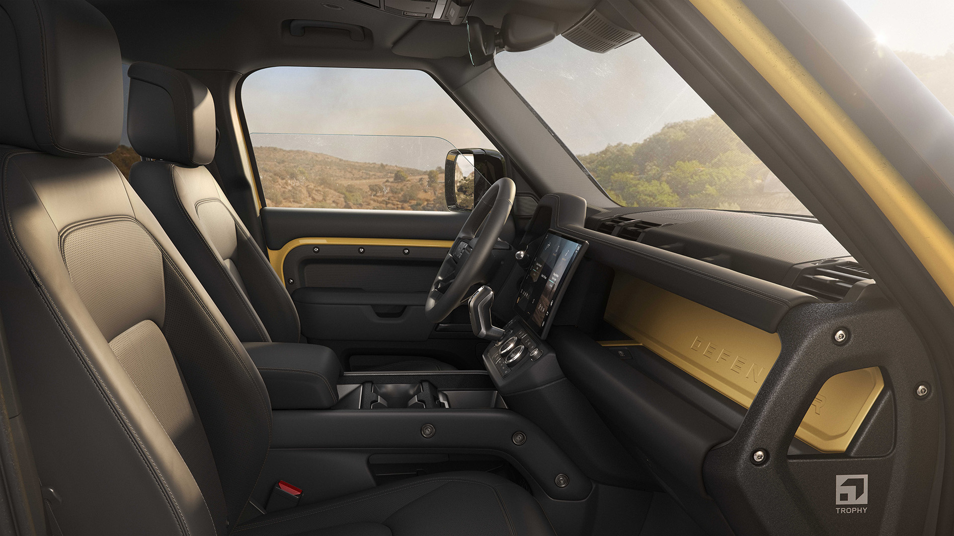 Odkaz na Camel Trophy sa vracia s novou špecialitou Land Roveru Defender