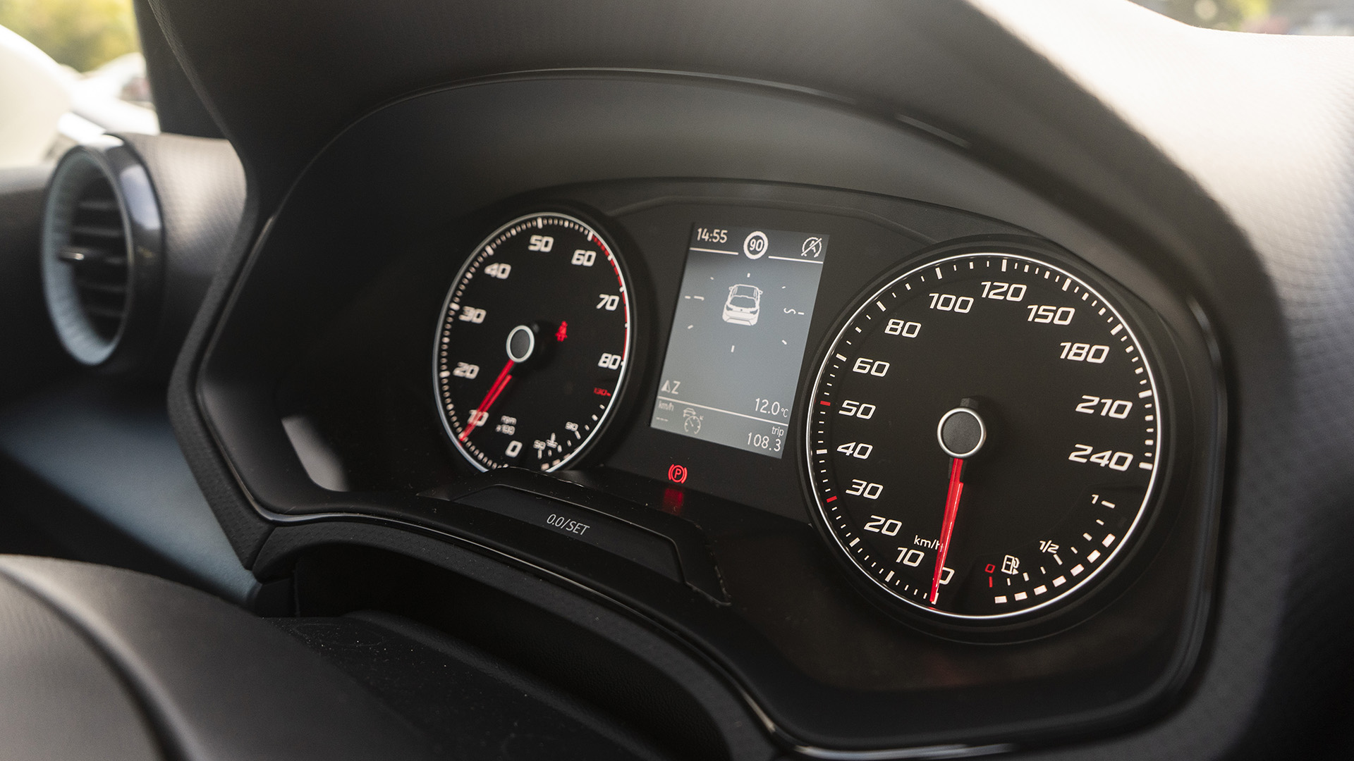 SEAT Arona je auto vhodné aj do mesta, inovácia ho ešte zlepšila