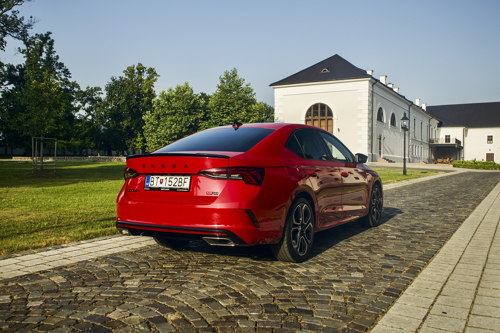 Škoda Octavia RS s benzínom je výborným daily a športovým autom zároveň
