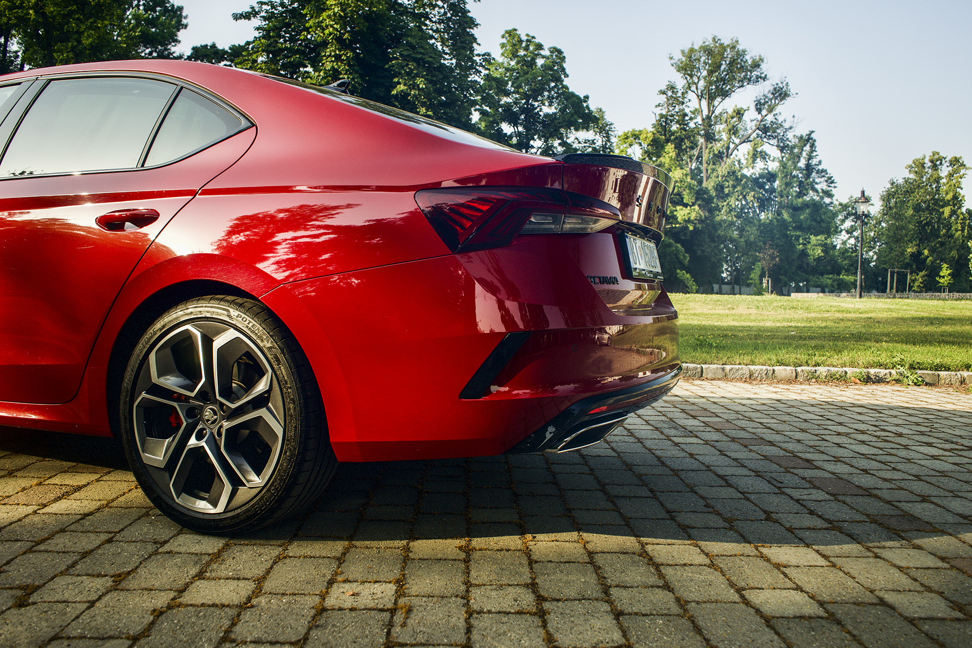 Škoda Octavia RS s benzínom je výborným daily a športovým autom zároveň