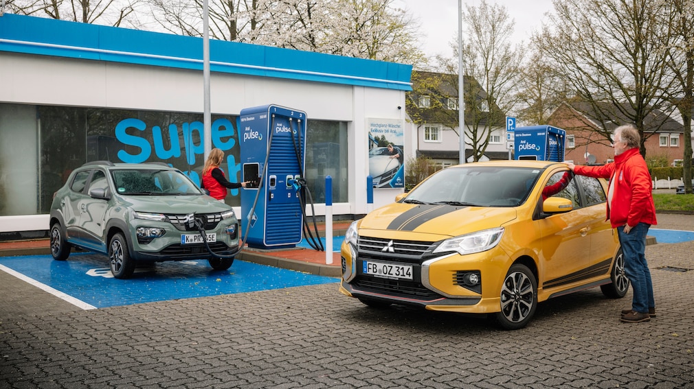 Lacný elektromobil vs lacné spaľovacie auto, kto vyhrá?