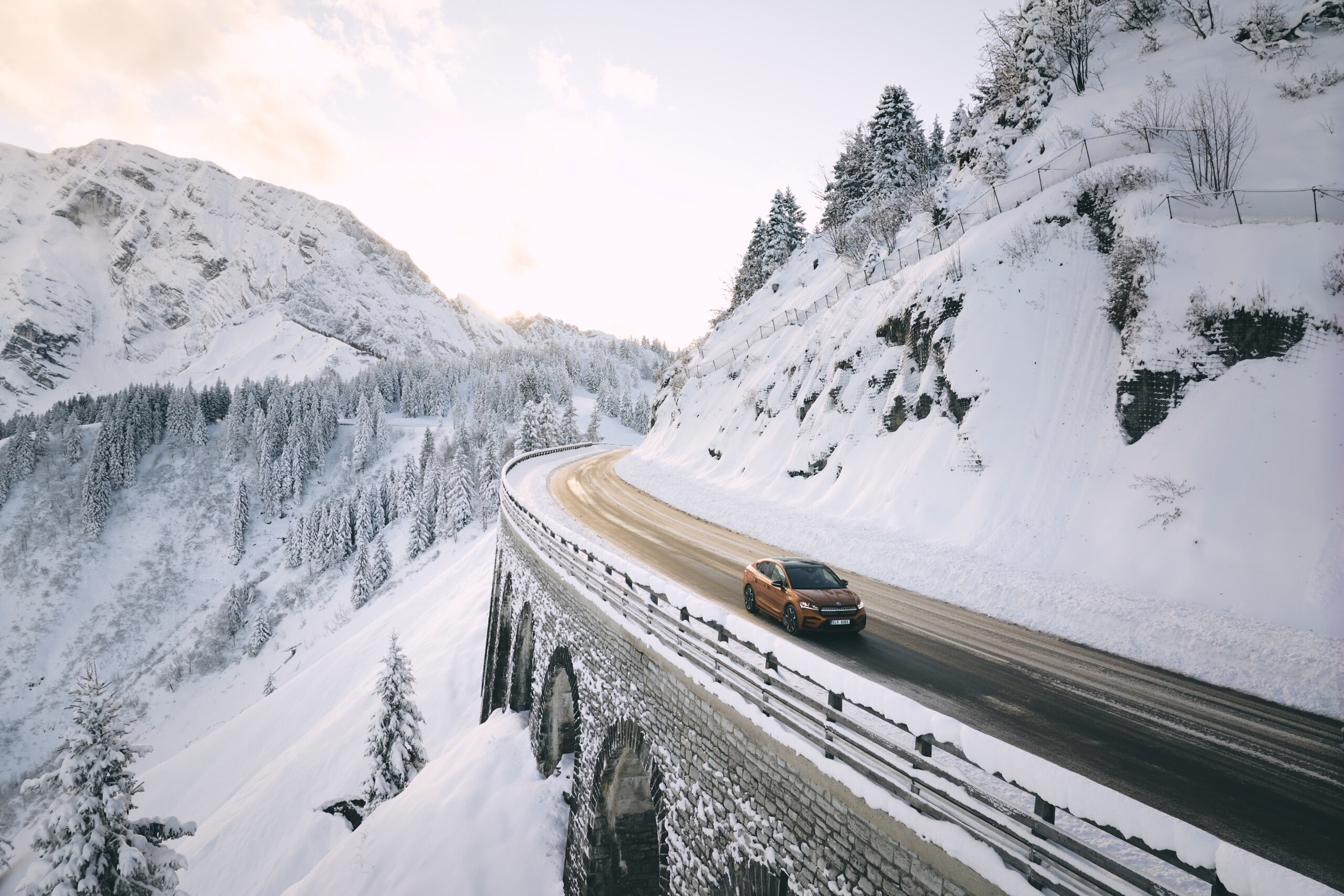 Elektromobily v zime: Ako s nimi jazdiť bez obavy o dojazd?
