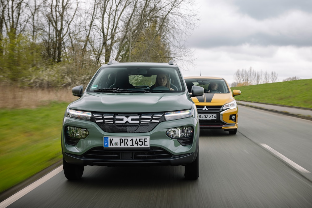 Lacný elektromobil vs lacné spaľovacie auto, kto vyhrá?