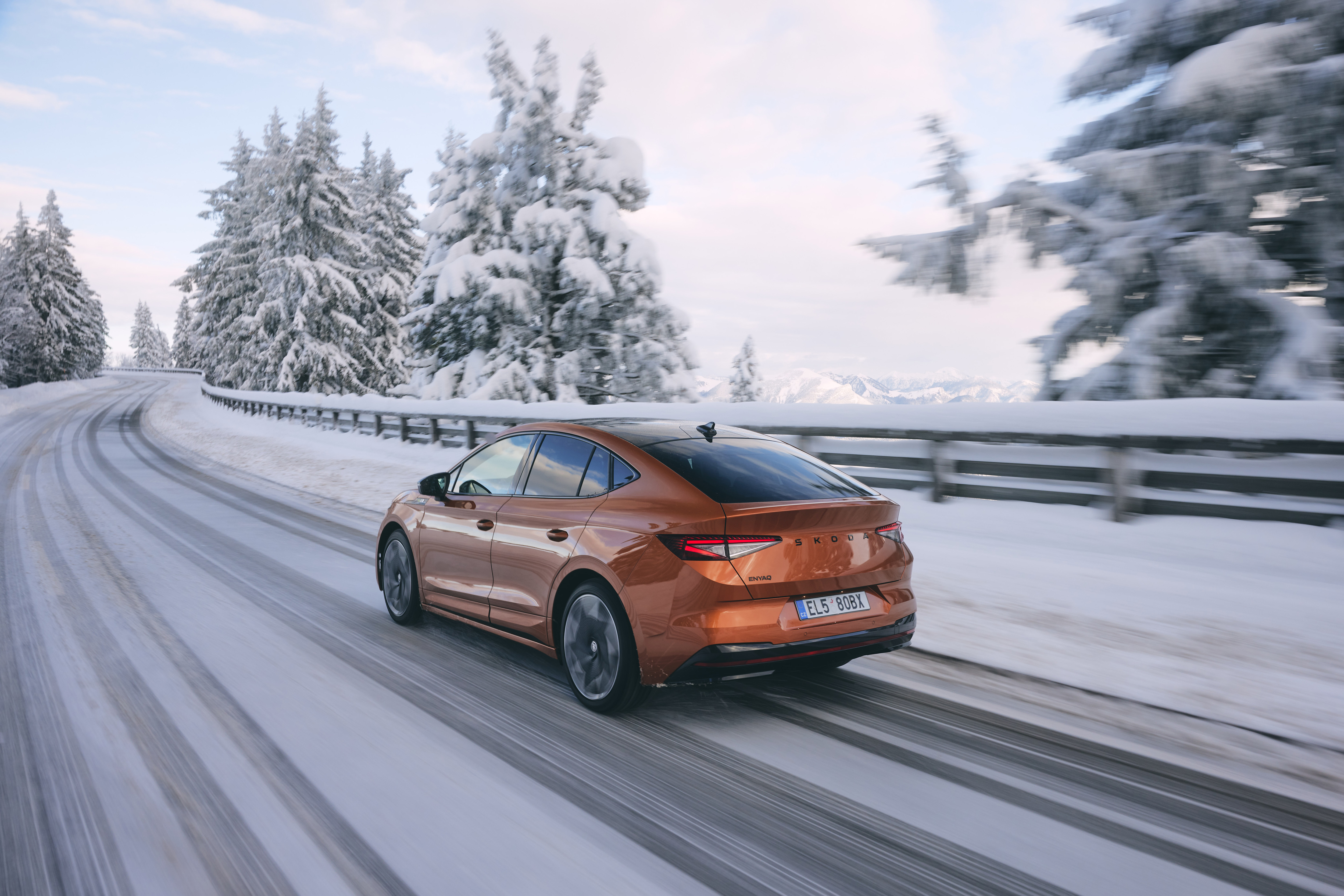 Elektromobily v zime: Ako s nimi jazdiť bez obavy o dojazd?