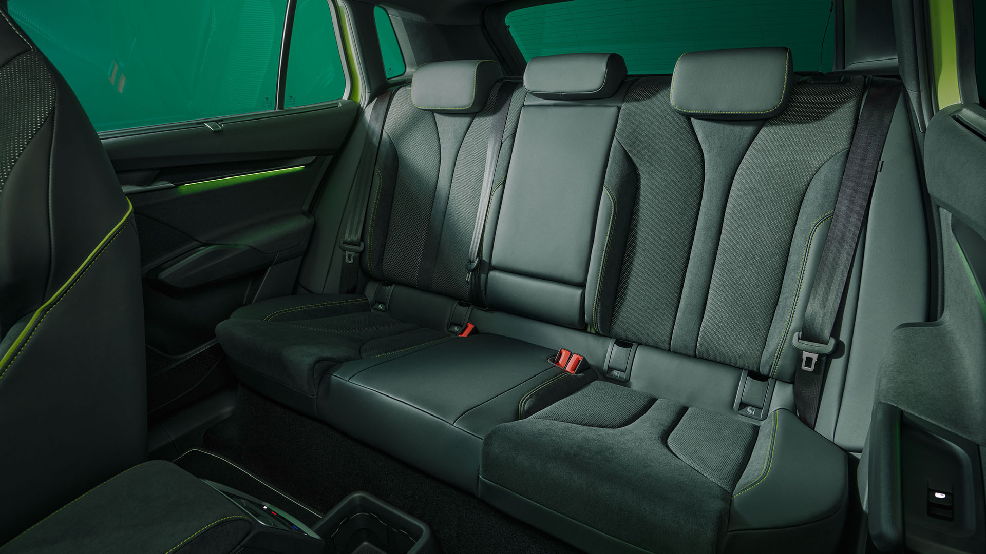 Škoda odhalila svoje najdôležitejšie športové auto, chce presvedčiť o výhodách svojej techniky. Všetko dôležité o Škoda Elroq RS