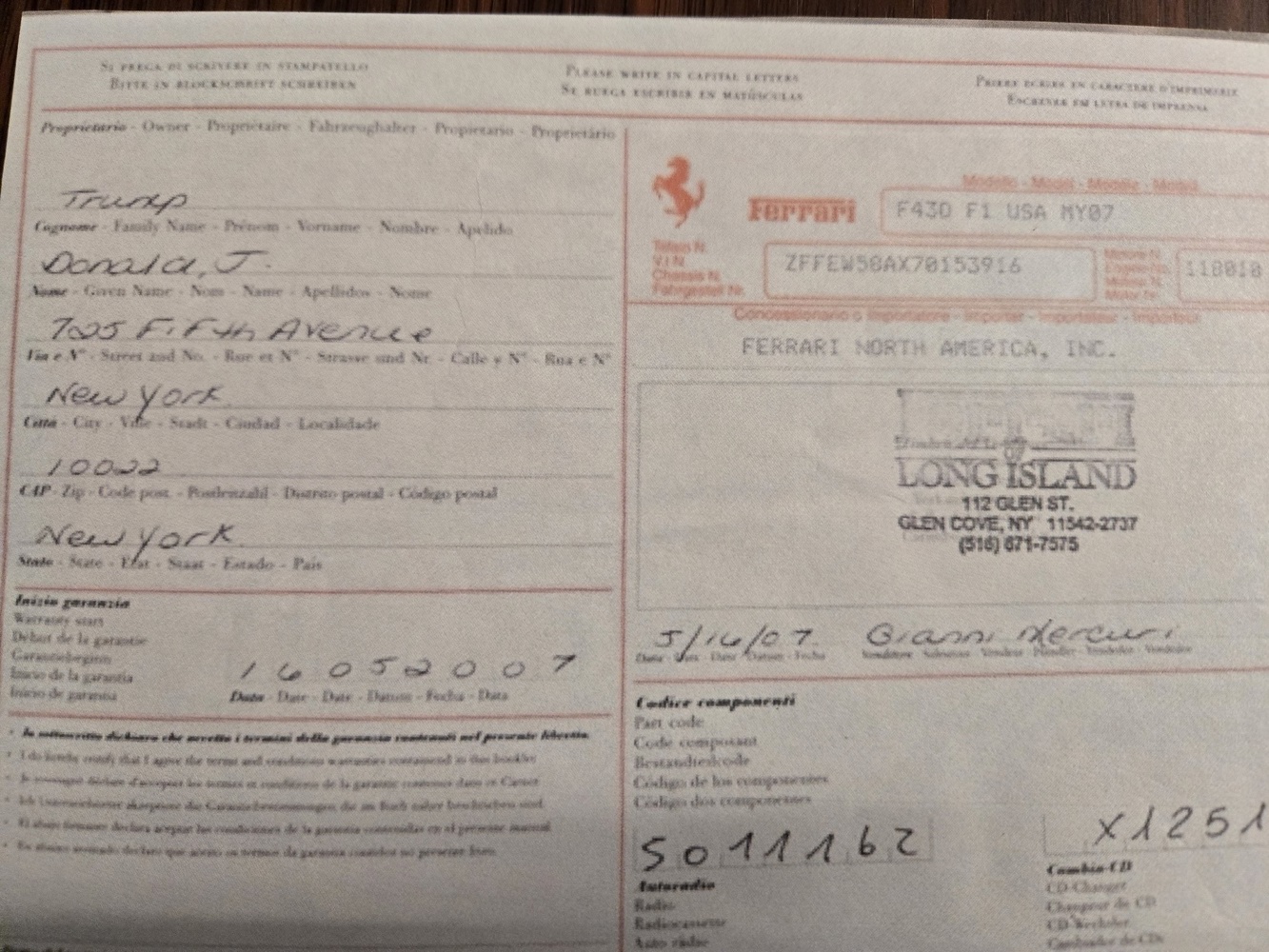 Predajca odhalil detaily z histórie Trumpovho Ferrari, práve je na predaj