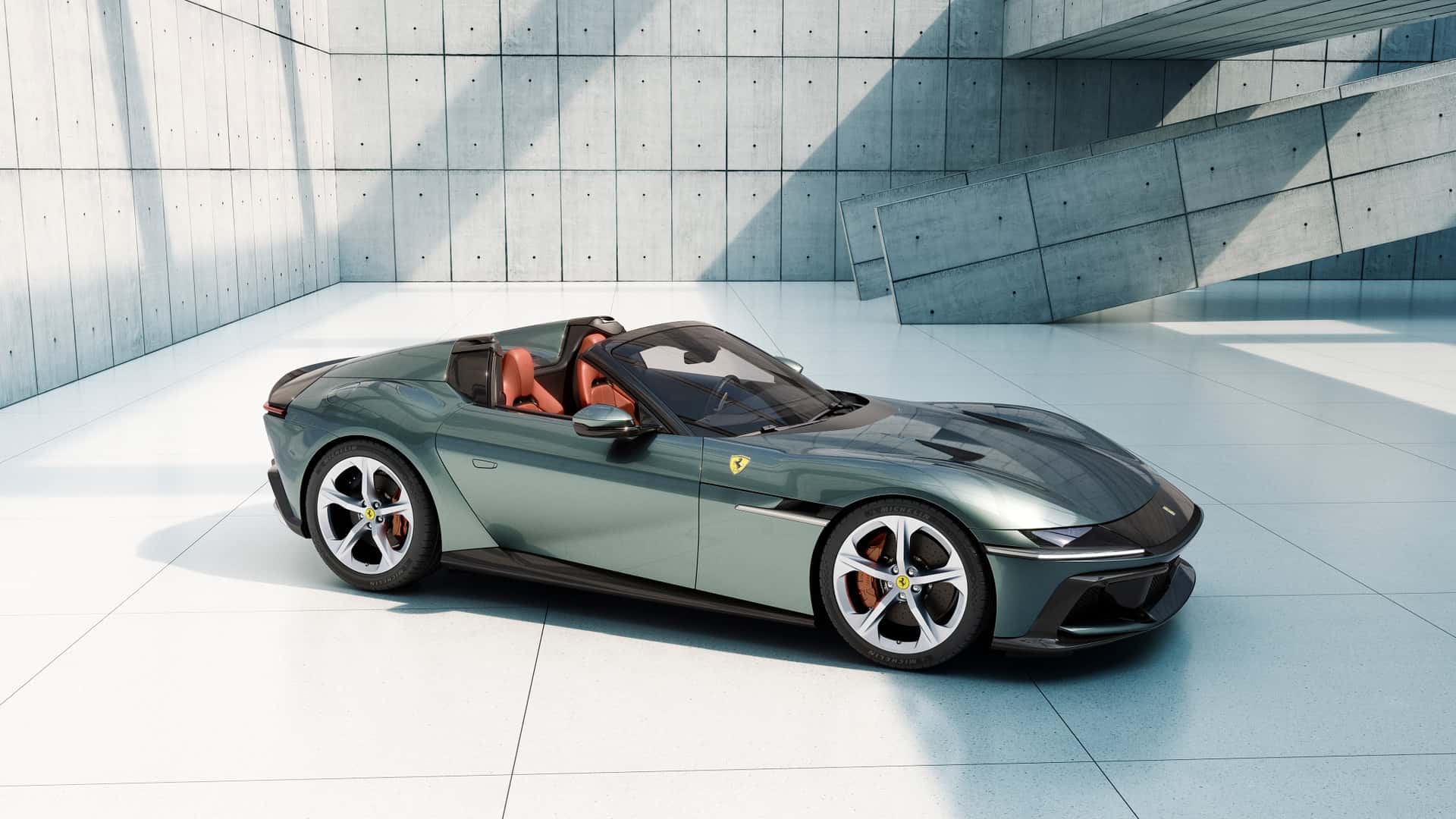 Ferrari 12cilindri ma stále poctivý dvanásťvalec