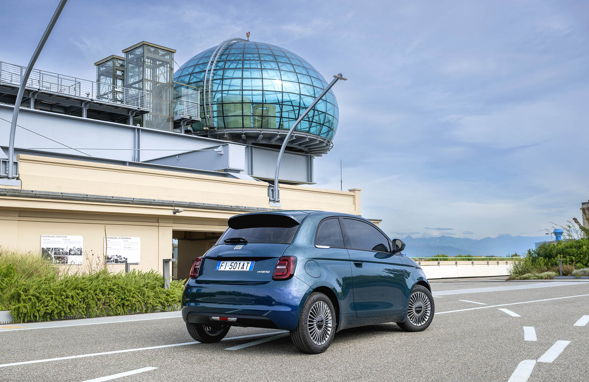 Fiat 500 Hybrid prichádza so spaľovákom a spomalí rýchle životné štýly
