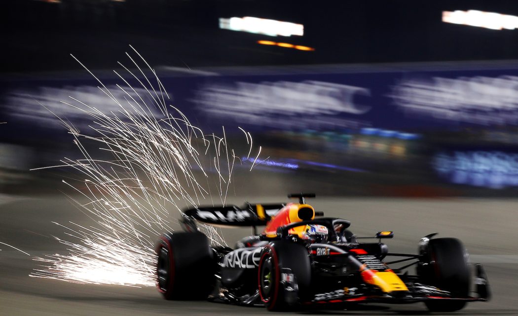 Neexistuje veľa rýchlejších vecí ako Formula 1. Monoposty Formuly 1 sú pokročilé vozidlá s najmodernejšou aerodynamikou a turbodúchadlovými motormi, ktoré dokážu dosiahnuť 60 mph za menej ako dve sekundy.