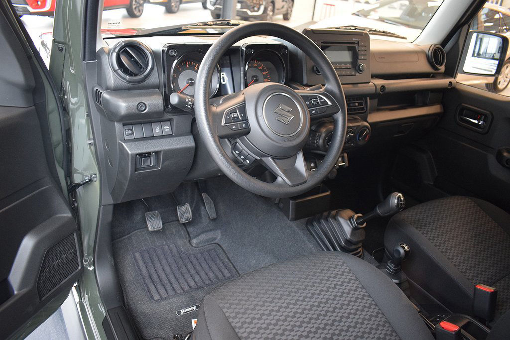 Suzuki Jimny je v ČR nedostatkovým tovarom, predáva sa aj za dvojnásobok!