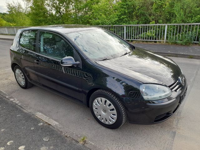 Tento Golf s nesmrteľným motorom za pár €!