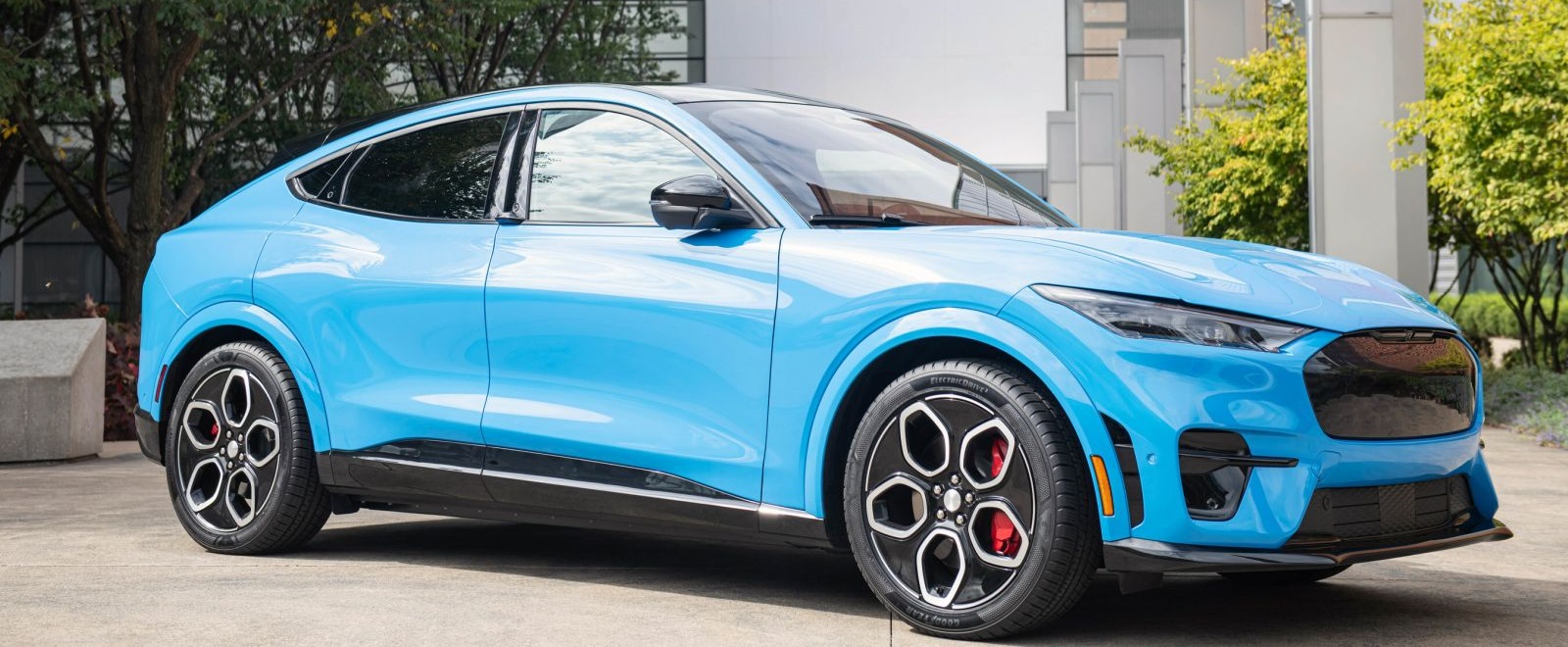 Goodyear ElectricDrive2 revolučné pneumatiky zo sóje a popola. 