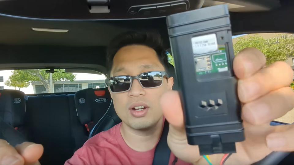 V novom aute našiel sledovacie GPS zariadenie