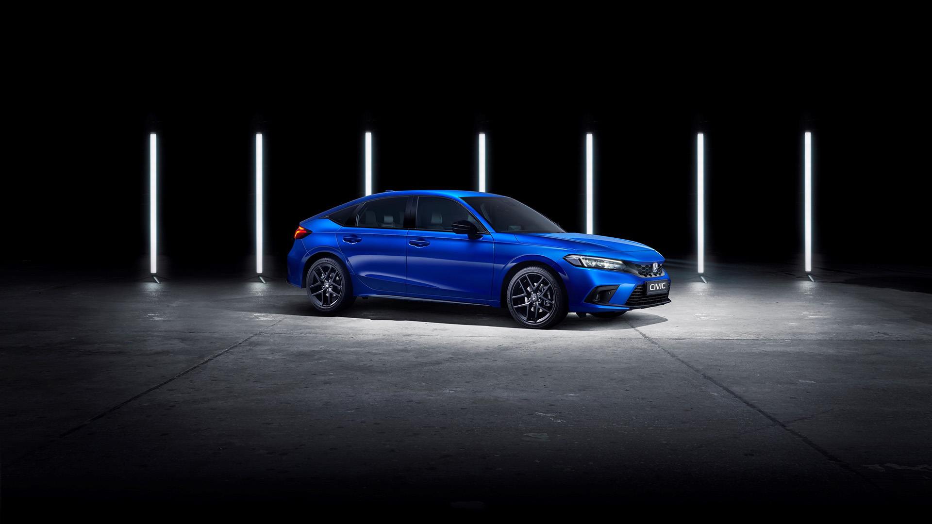 Nová Honda Civic prichádza s elegantnými tvarmi a hybridom e:HEV