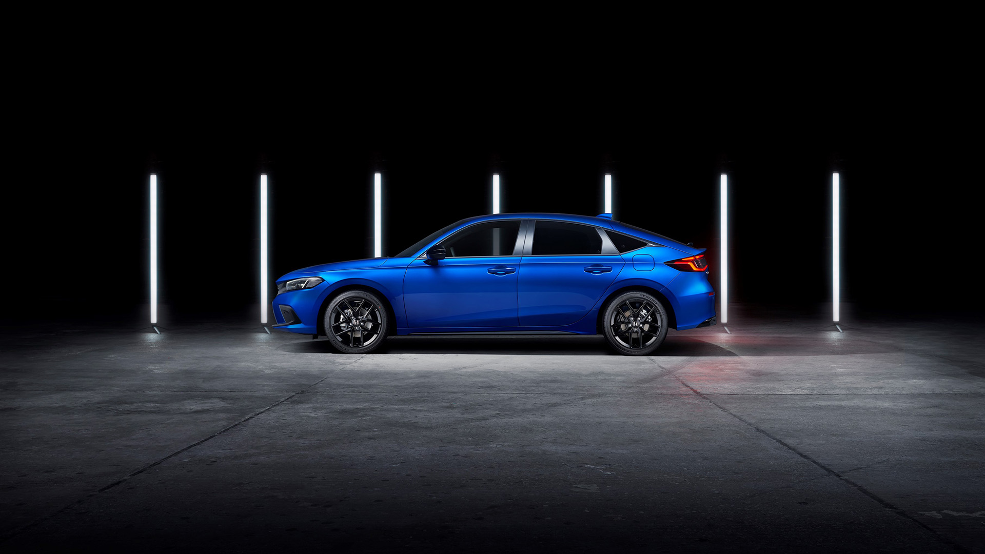 Nová Honda Civic prichádza s elegantnými tvarmi a hybridom e:HEV