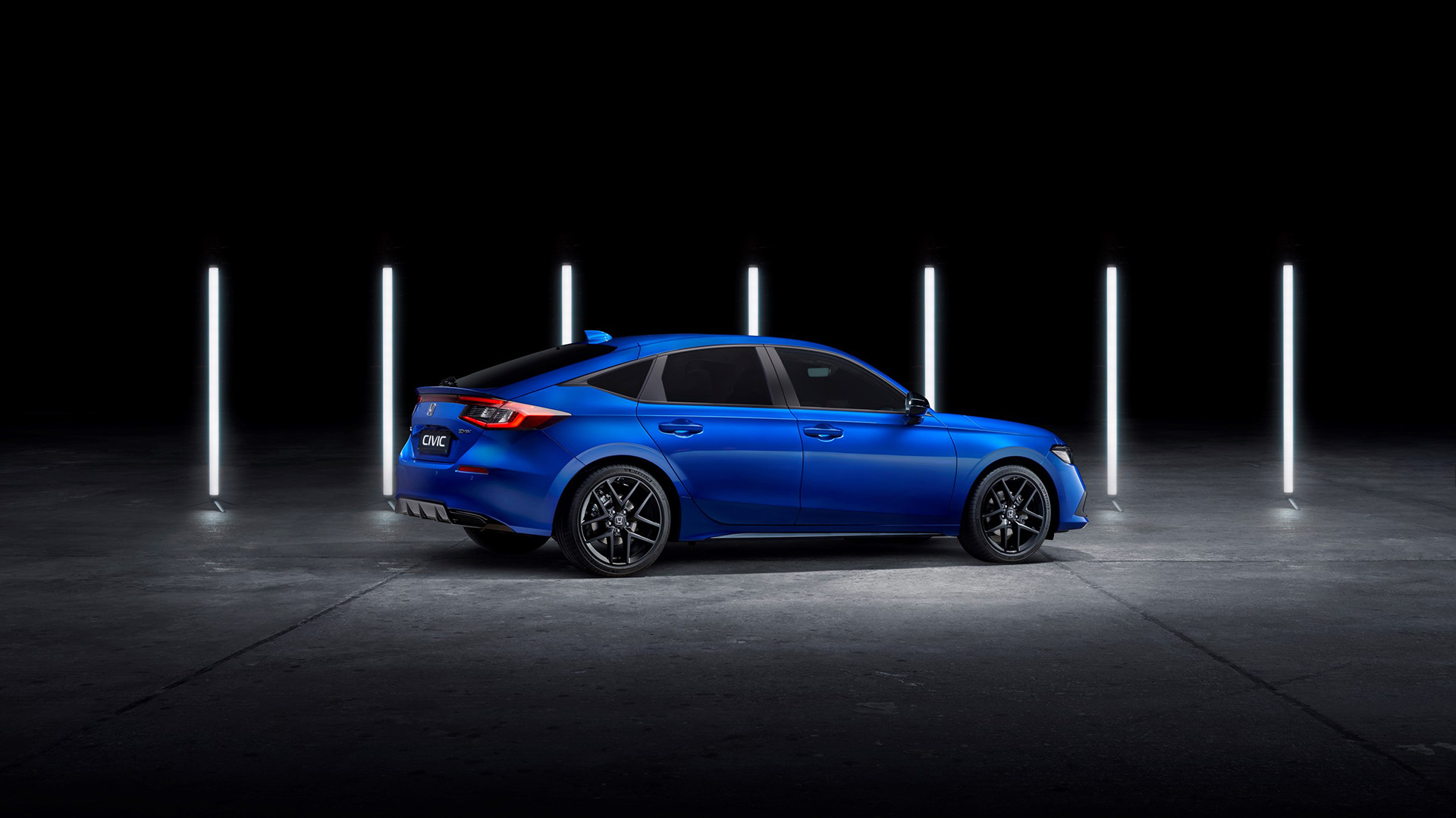 Nová Honda Civic prichádza s elegantnými tvarmi a hybridom e:HEV