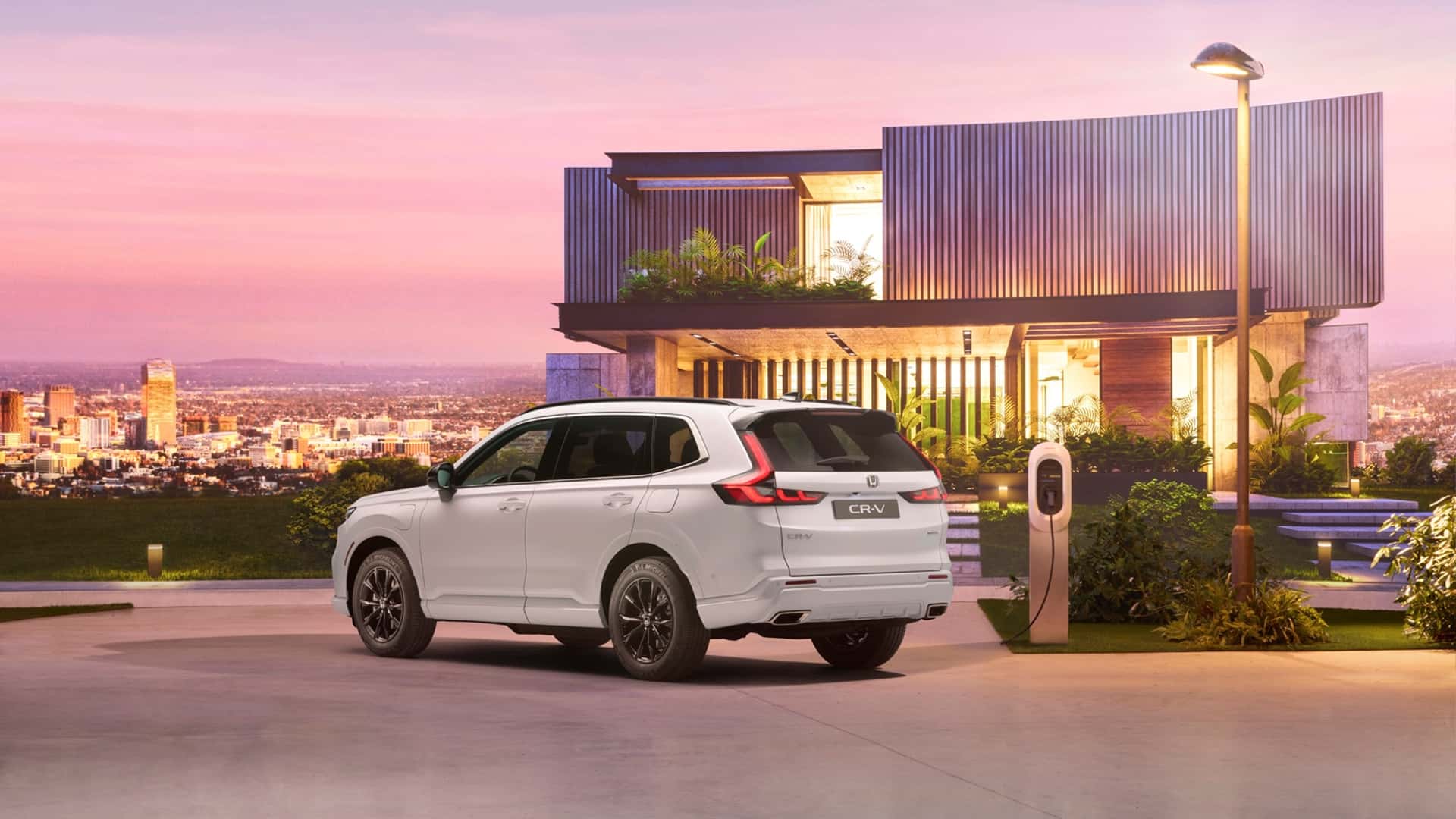 Honda nám pripravila novinky, je tu nová CR-V, ZR-V a aj e:Ny1