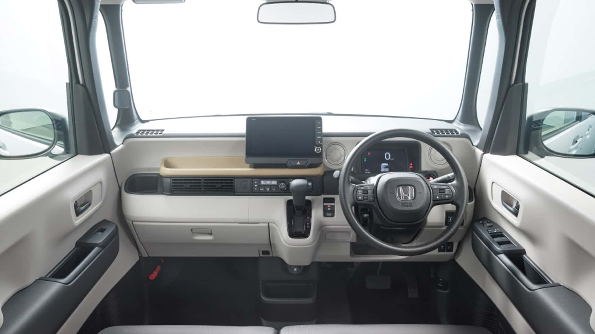 Honda N-Box: Divné meno, malé disky, veľa miesta vnútri