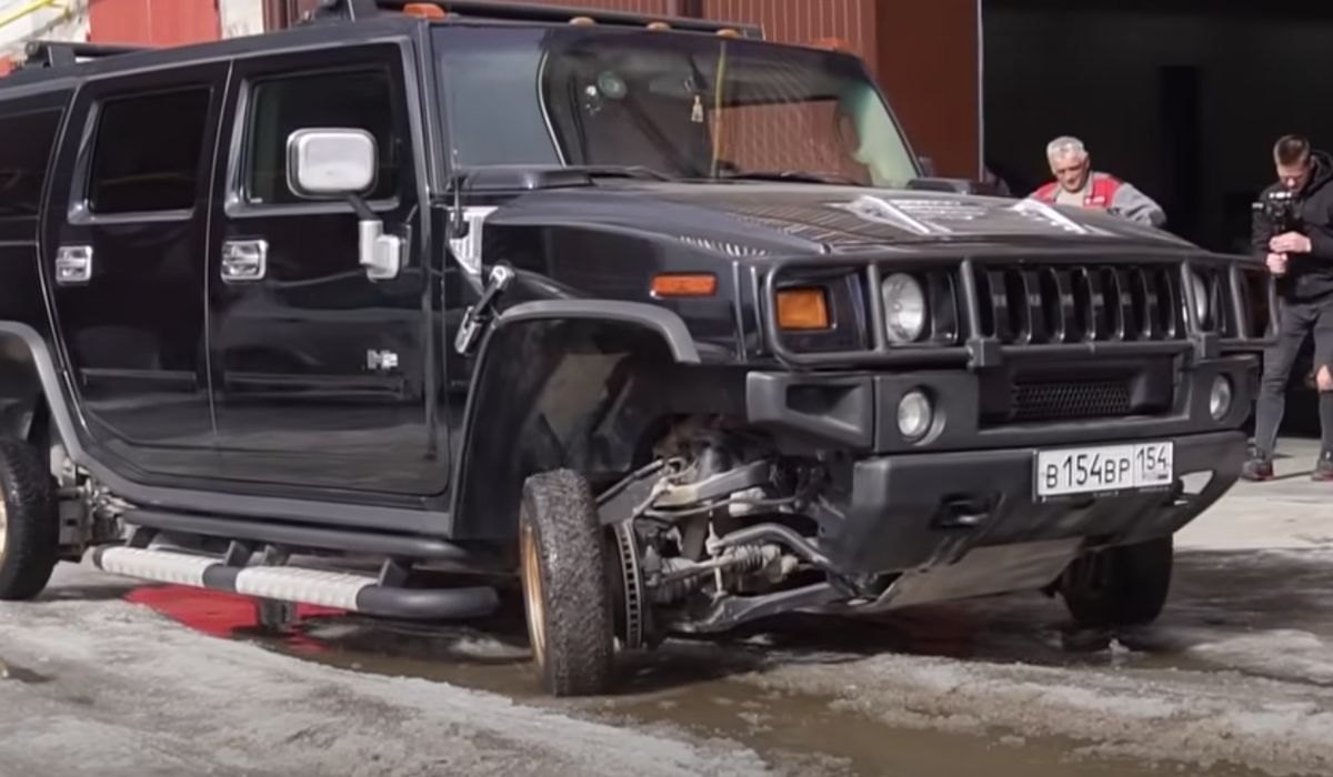 Hummer patrí medzi najextrémnejšie mašiny, ktoré vznili v automobilovej histórii. Nebezpečné parametre spojené s netradične malými kolesami zaujmú tak, že budeš chcieť vidieť toto delo na vlastné oči!