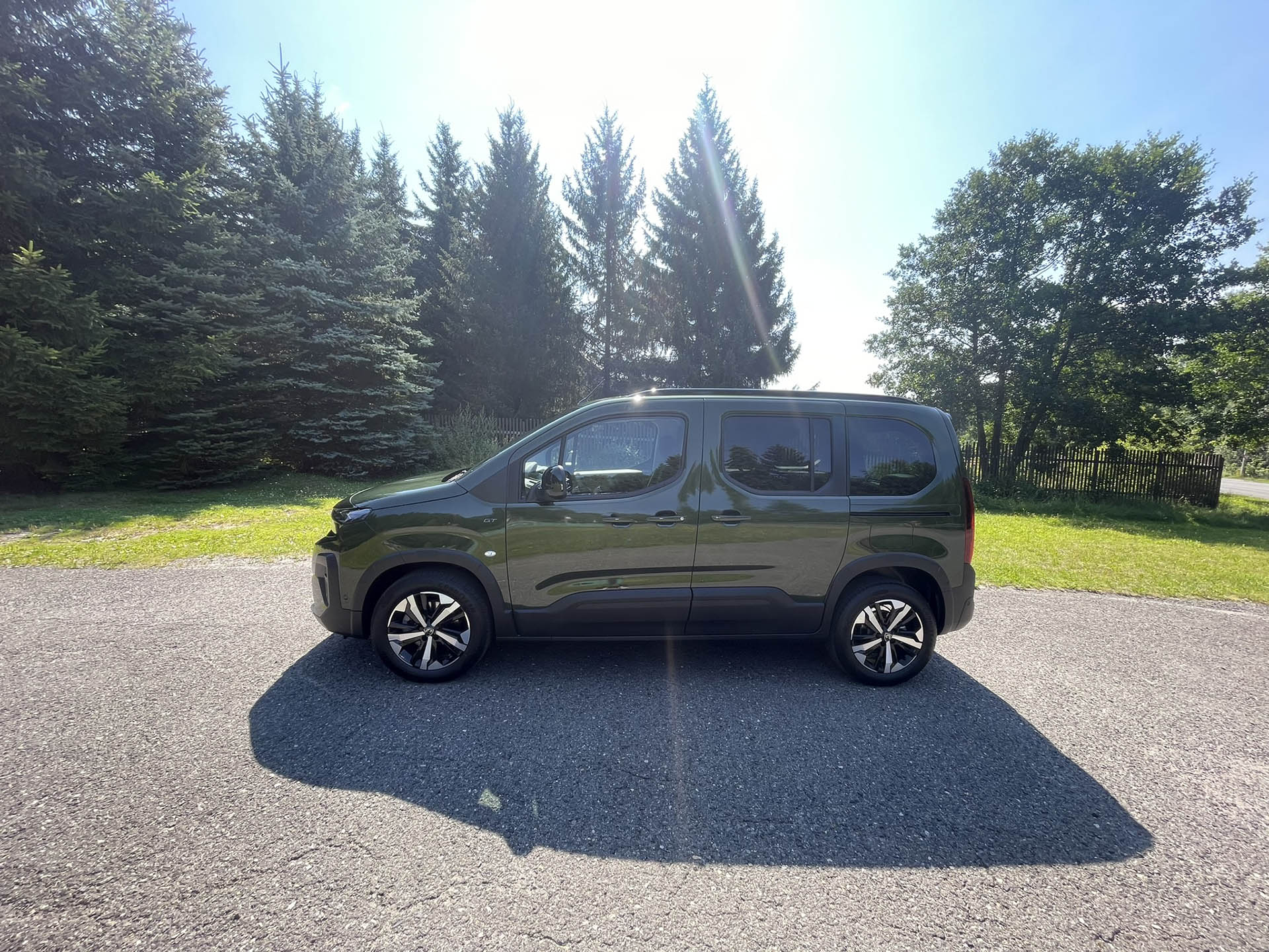 Peugeot Rifter je späť ako osobák M1 so spaľovacími motormi