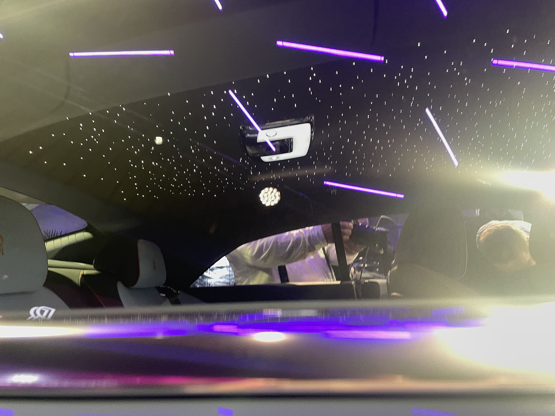 Elektrický Rolls-Royce Spectre sa ukázal na Slovensku, je monumentálny