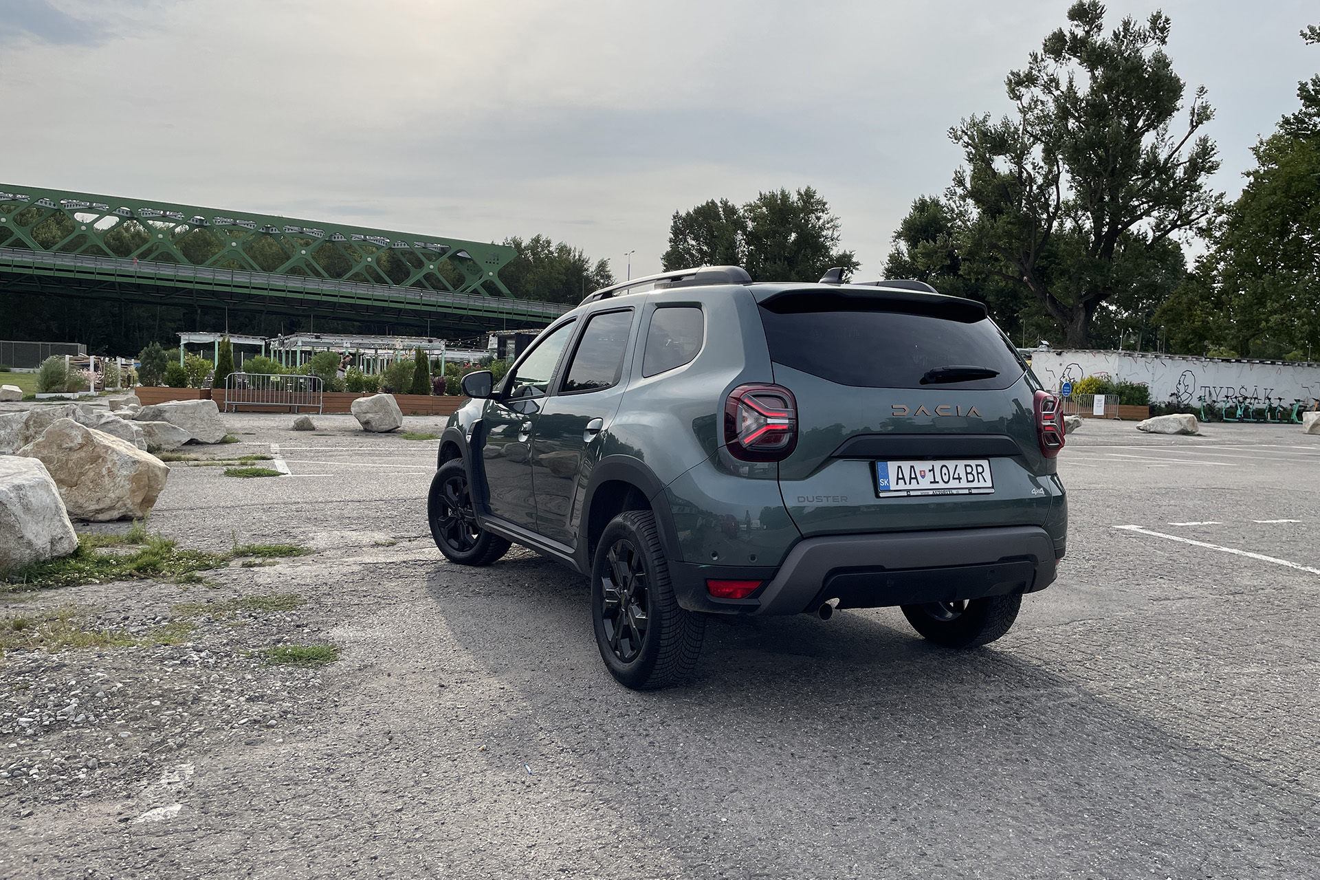 Je Dacia Duster s turbomotorom a štvorkolkou ozaj vrcholom ponuky?