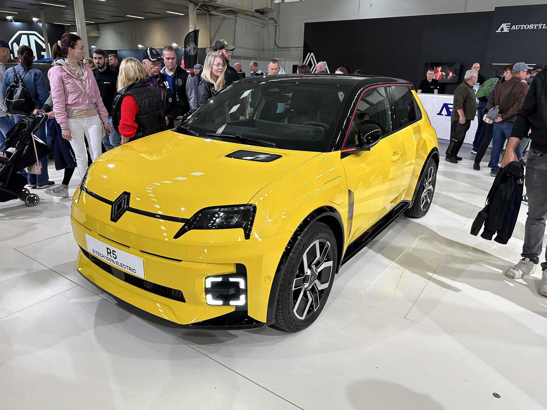 Fotovýber dôležitých noviniek z nitrianskeho autosalónu: Čínske kuriozity aj slovenské Citroëny