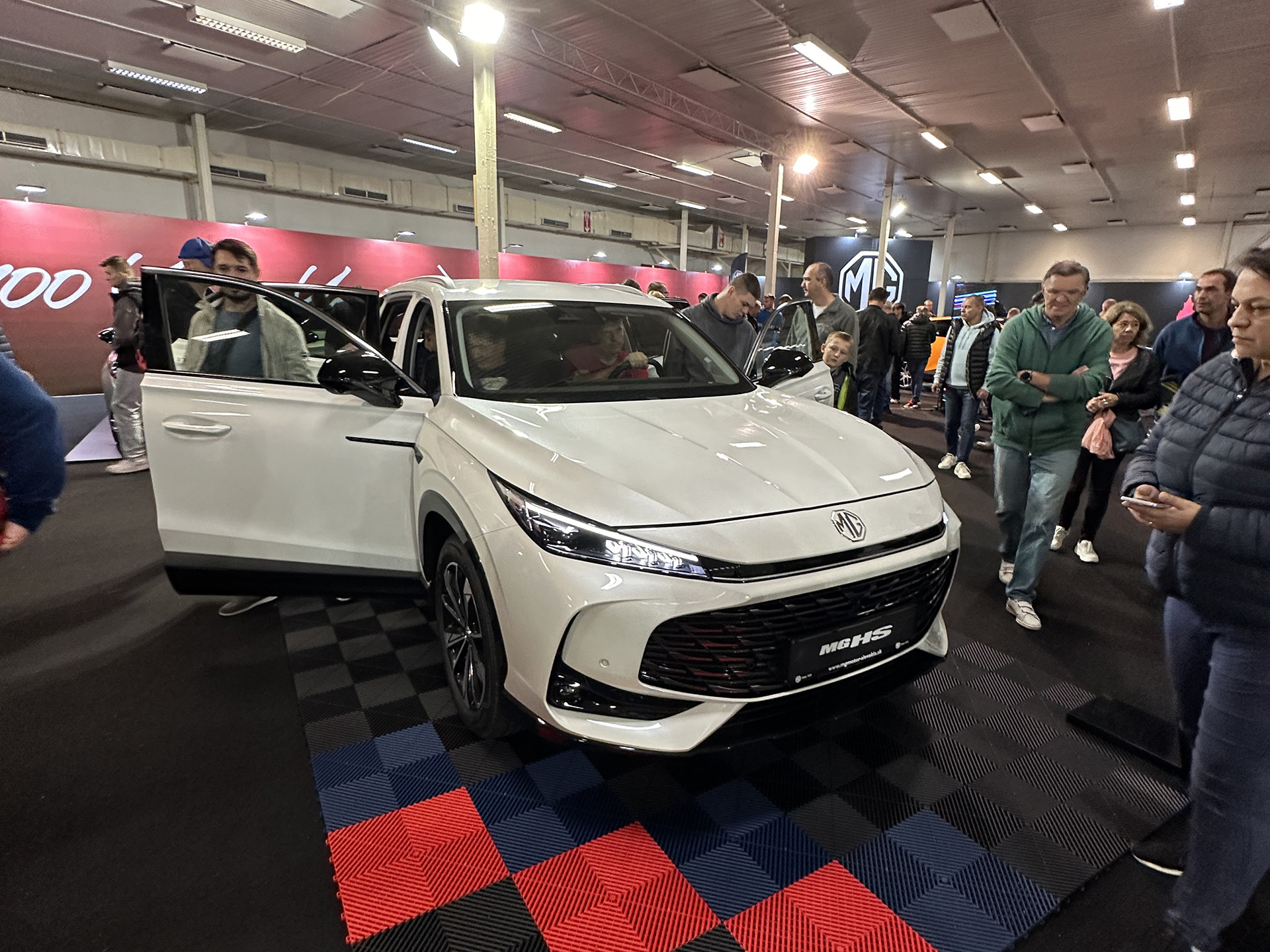 Fotovýber dôležitých noviniek z nitrianskeho autosalónu: Čínske kuriozity aj slovenské Citroëny