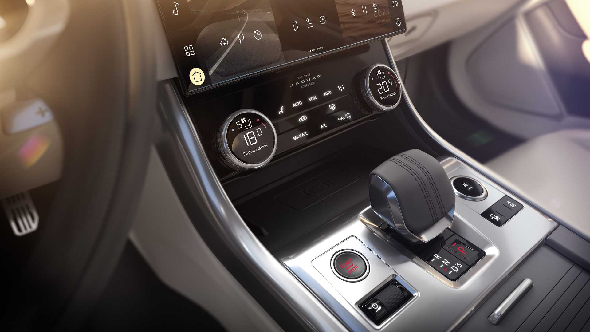 Jaguar XF zásadne zmenil interiér