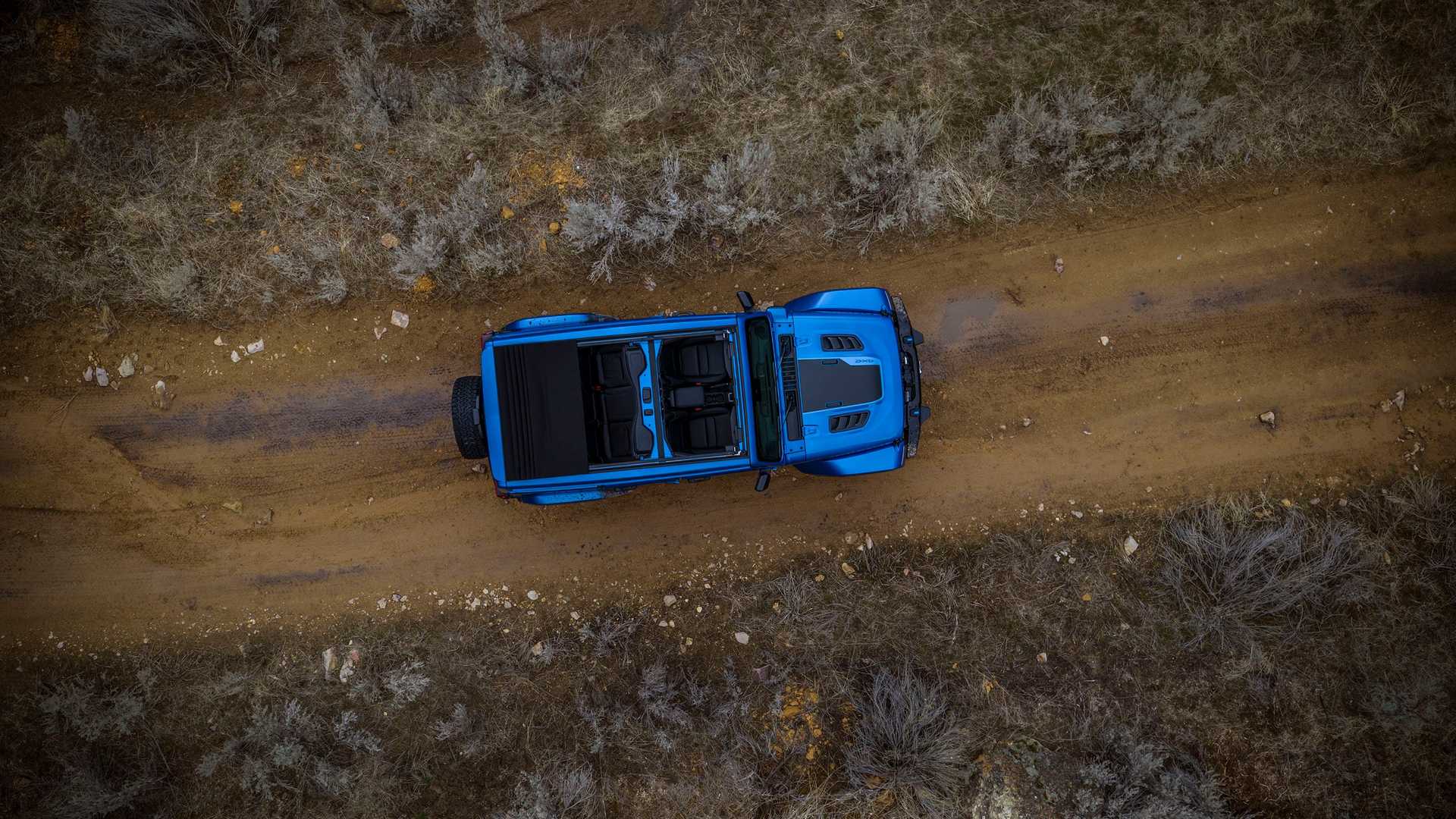 Jeep aktualizoval Wrangler, má menšiu masku