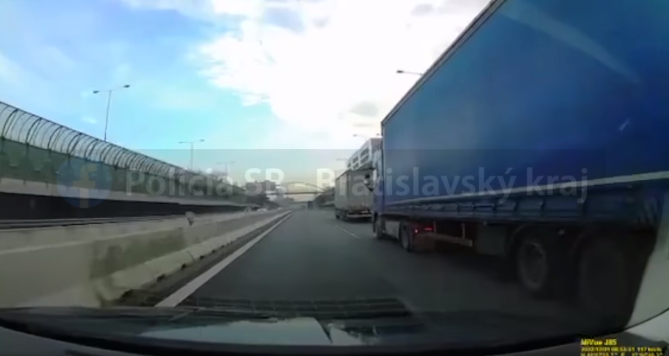 Nebezpečné predchádzanie vs. vchádzanie na krajnicu