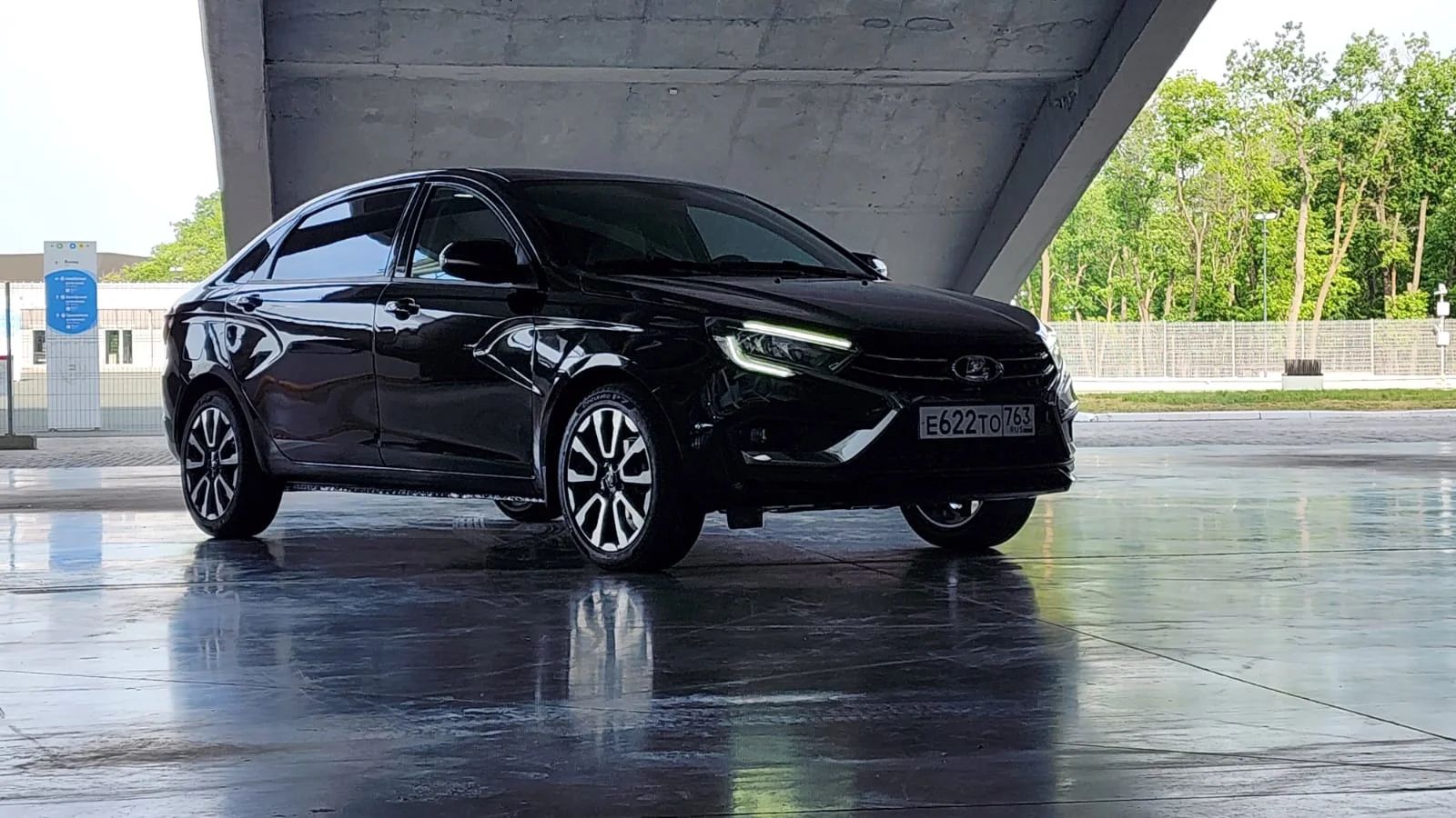 Lada Vesta ako predĺžená limuzína!