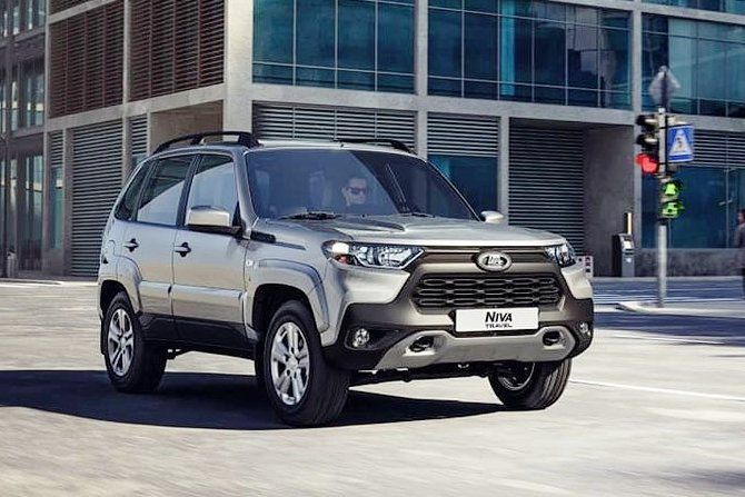 Lada Niva Travel - zabudni na hranaté tvary/podobnosť s Toyotou RAV 4